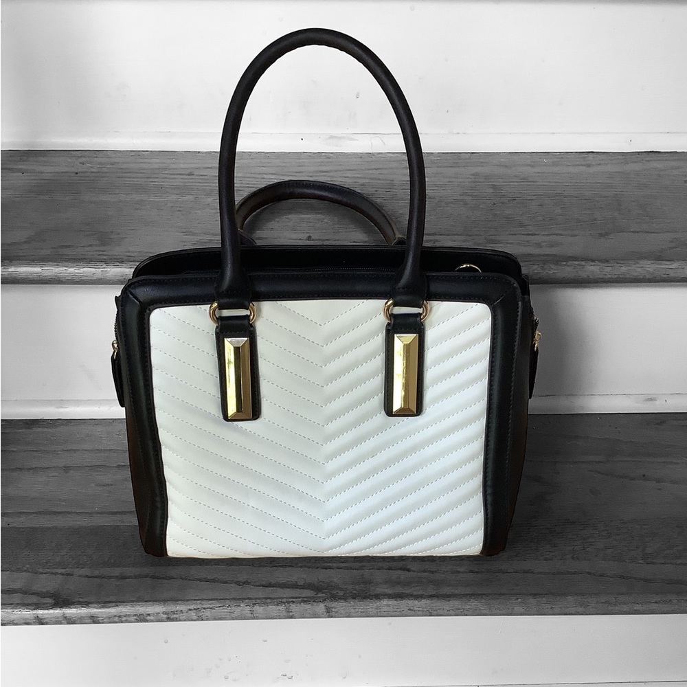 NWOT Aldo satchel bag. In cream and black.